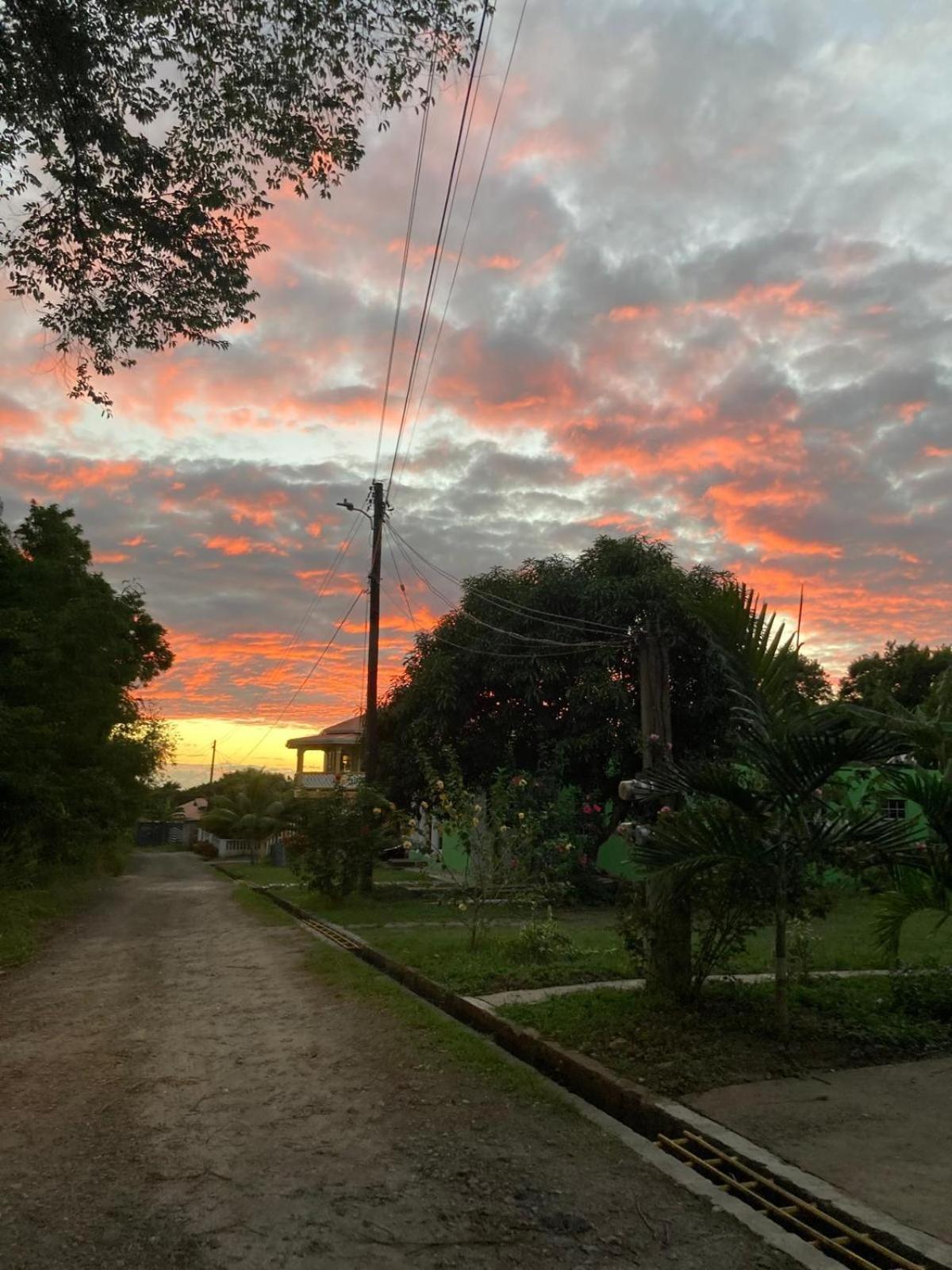 Tranquility Suites- Feels Like Home Choiseul Esterno foto